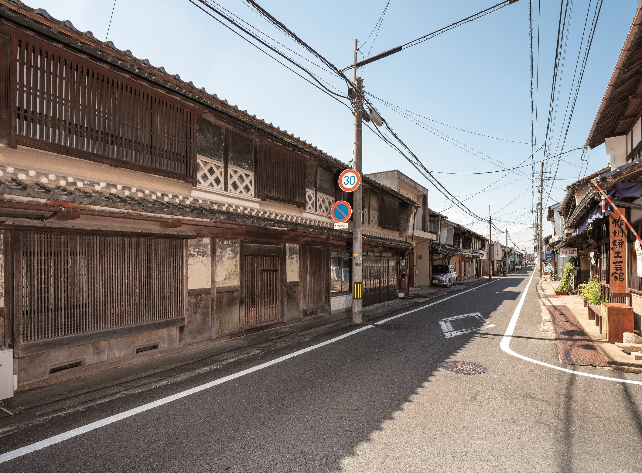 西今町の町並